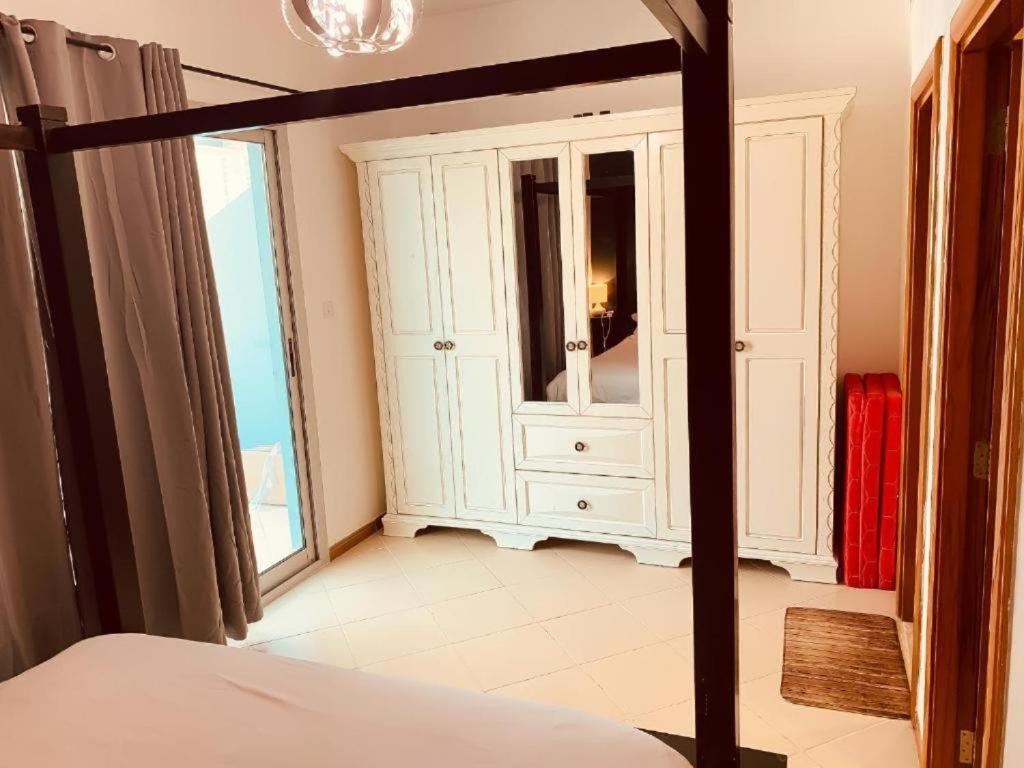 Royal Marina Inn Дубай Екстериор снимка