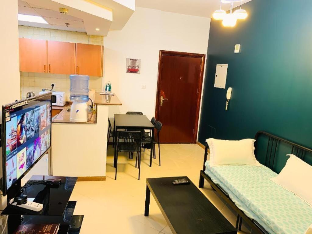 Royal Marina Inn Дубай Екстериор снимка