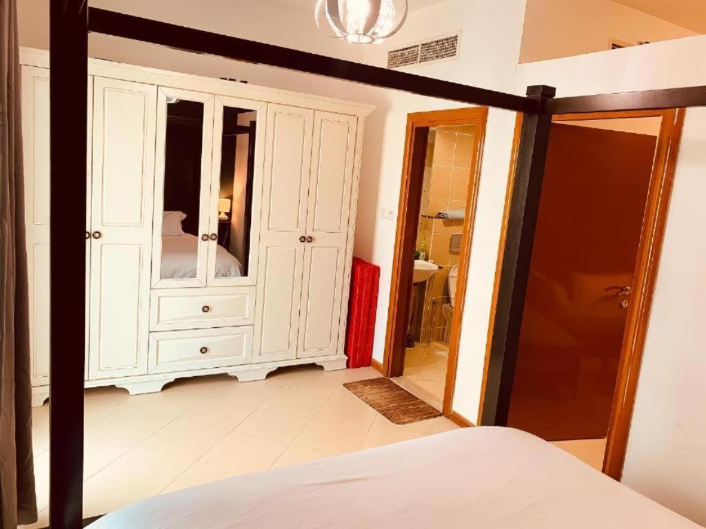Royal Marina Inn Дубай Екстериор снимка